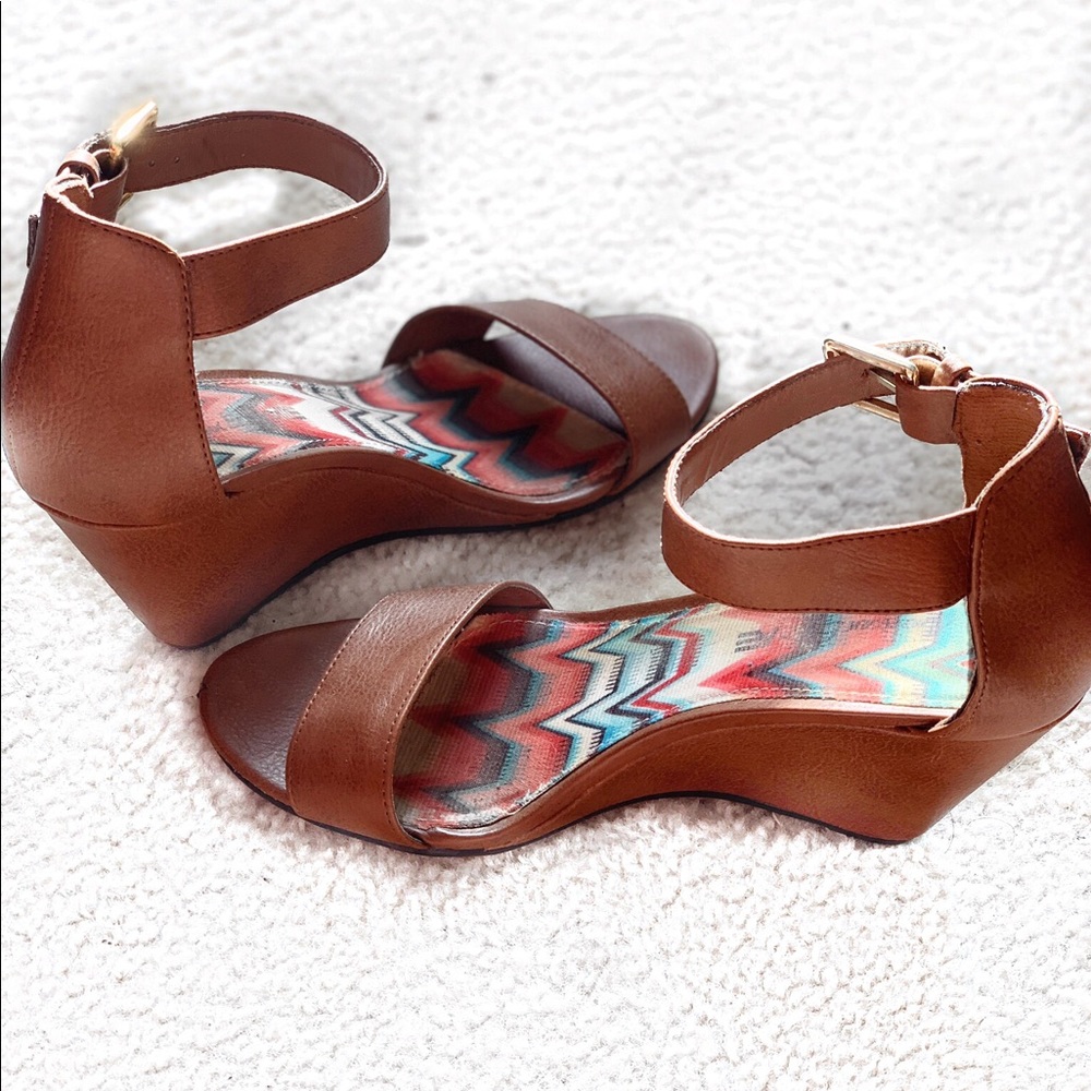 Wedge heels
